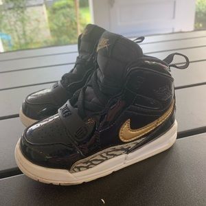 Nike Air Jordans Toddler 6c (Black/Gold) Velcro Close